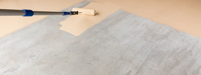 Betonvloer schilderen: ✓ tips & werkwijze verven - SchilderwerkenKosten.be